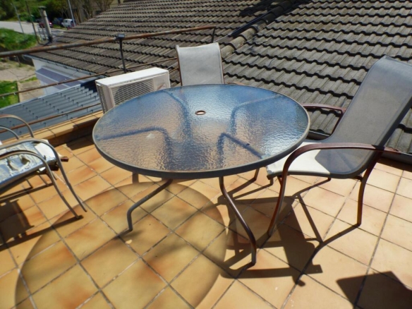 Imagen 2 de CASA DE PLANTA BAJA EN CARDONA CON 3 HAB. DOBLES Y TERRAZA