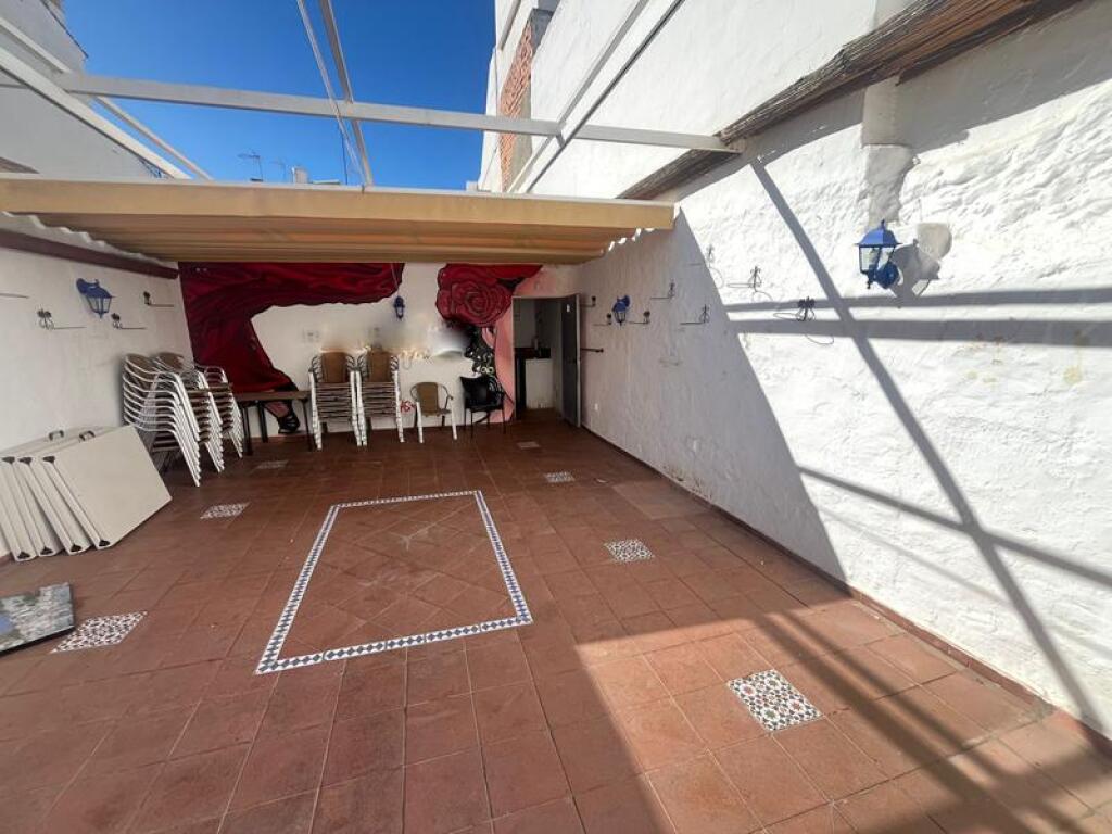 Imagen 2 de ALQUILER DE ALMACEN EN CENTRO DE ESTEPONA