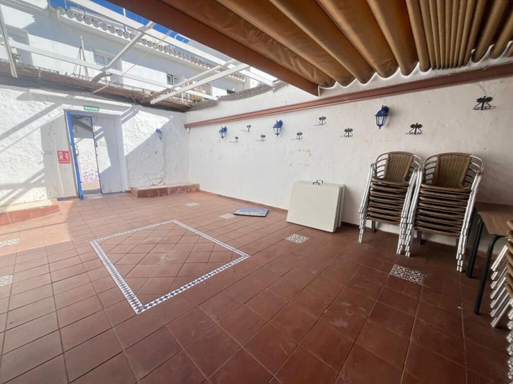 Imagen 4 de ALQUILER DE ALMACEN EN CENTRO DE ESTEPONA