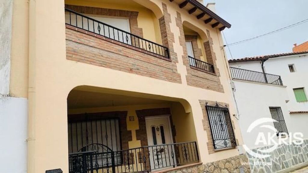 Imagen 2 de CASA EN EL CENTRO DEL PUEBLO
