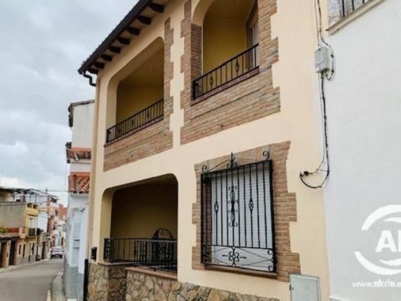 Imagen 3 de CASA EN EL CENTRO DEL PUEBLO