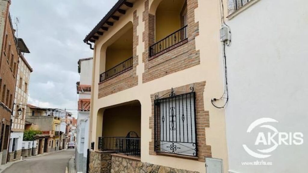 Imagen 3 de CASA EN EL CENTRO DEL PUEBLO