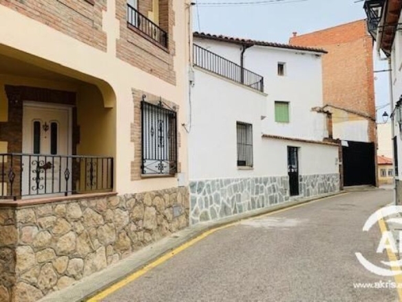Imagen 1 de CASA EN EL CENTRO DEL PUEBLO