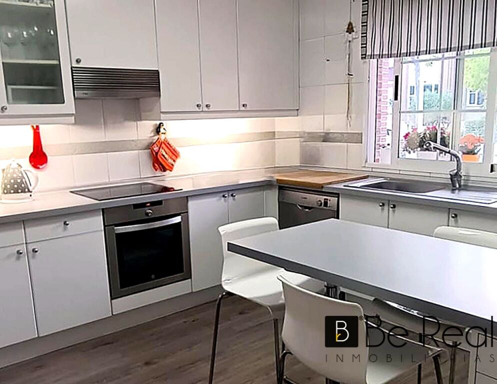 Imagen 3 de HABITACIÓN PARA ESTUDIANTES EN CHALET A COMPARTIR CON PISCINA EN VILLANUEVA DE LA CAÑADA (MADRID).