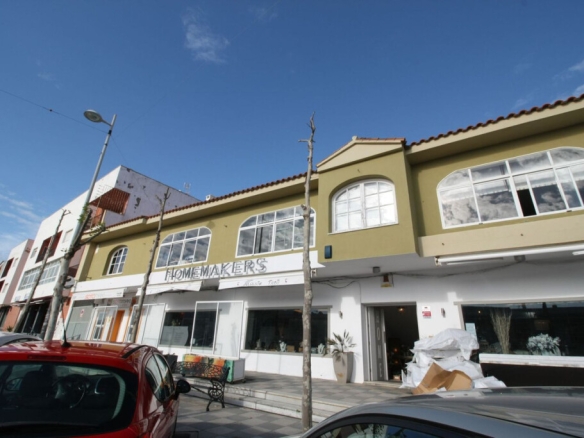 Imagen 2 de Local comercial en Venta en Torreguadiaro Cádiz