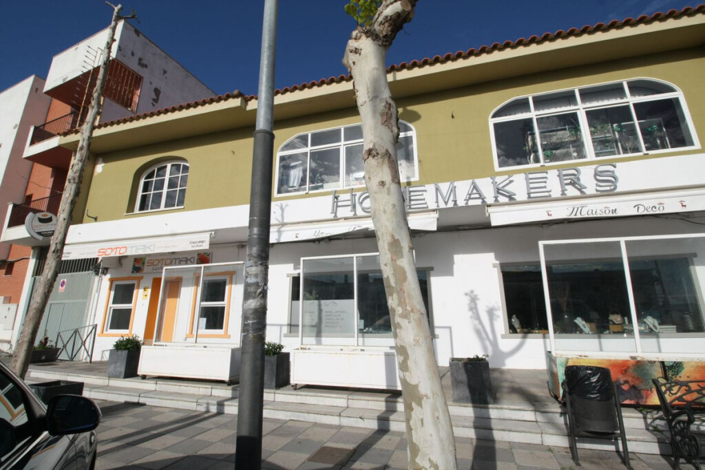 Imagen 4 de Local comercial en Venta en Torreguadiaro Cádiz