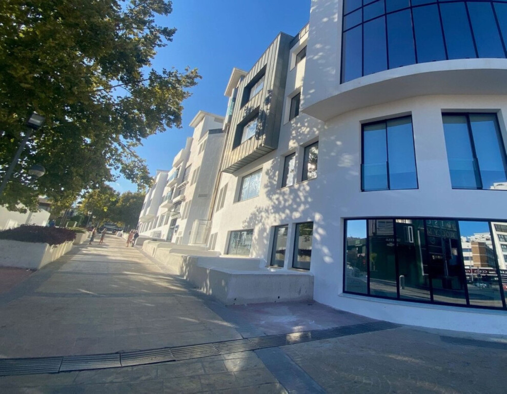 Imagen 4 de Local comercial en Venta en Benalmadena Málaga