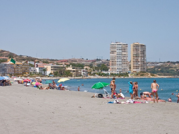 Imagen 2 de Local comercial en Venta en Torreguadiaro Cádiz