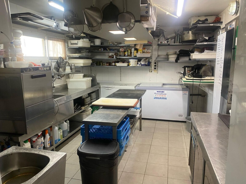 Imagen 4 de Local comercial en Venta en Torreguadiaro Cádiz