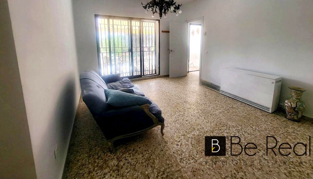 Imagen 4 de VENTA DE CHALET INDEPENDIENTE DENTRO DE TERRENO DE 1.700 MTS EN NUEVO CHINCHÓN (MADRID).