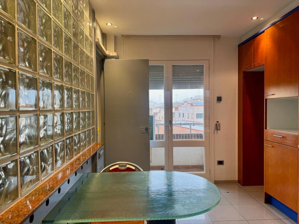 Imagen 2 de PISO AMPLIO TOTALMENTE REFORMADO EN EL CENTRO DE ARTÉS CON 3 HABITACIONES