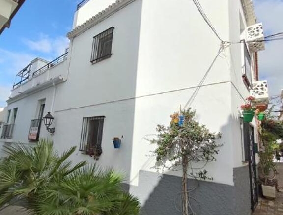 Imagen 1 de ¡EXCLUSIVA VIVIENDA REFORMADA EN EL CORAZÓN DE ESTEPONA! - El Club del Propietario Imagen 1 de ¡EXCLUSIVA VIVIENDA REFORMADA EN EL CORAZÓN DE ESTEPONA!