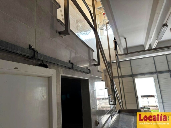 Imagen 3 de Alquiler de Nave Conservera de Pescado en Santoña