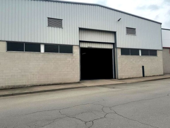 Imagen 1 de Impresionante nave granelera en Camargo