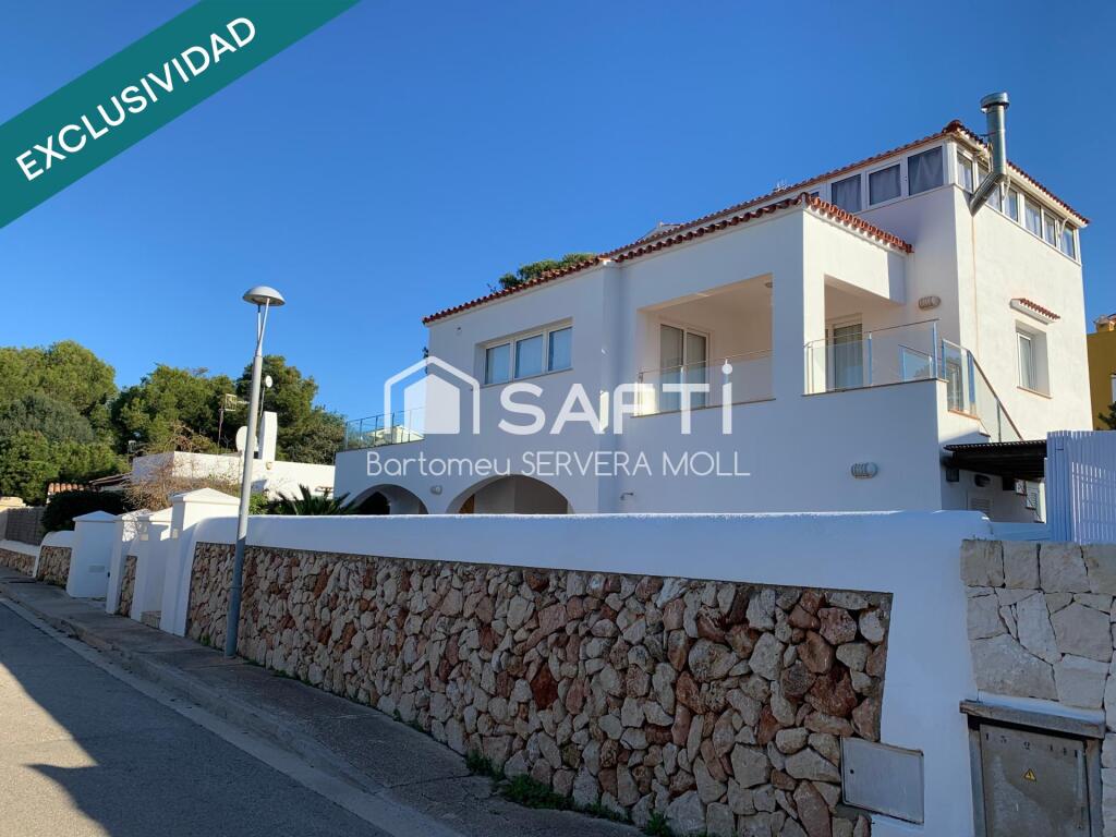Imagen 2 de DISTINGUIDO CHALET CON PISCINA Y LICENCIA TURÍSTICA EN ZONA COSTERA DE CIUTADELLA.