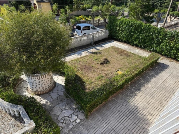 Imagen 2 de GRAN CASA UNIFAMILIAR EN EL CENTRO DE PIERA.