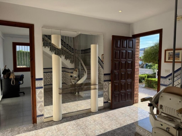 Imagen 4 de GRAN CASA UNIFAMILIAR EN EL CENTRO DE PIERA.