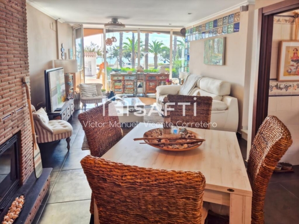 Imagen 4 de Adosado con terraza de 66m. En primerísima línea.