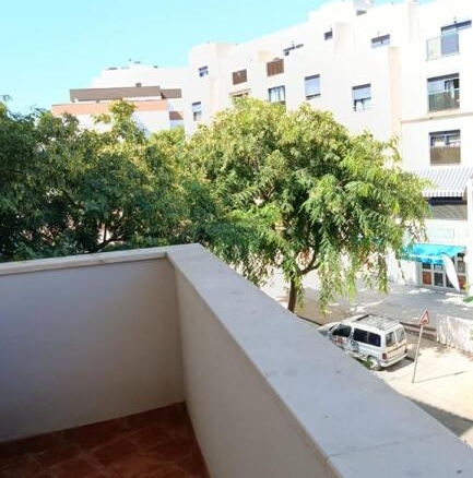 Imagen 4 de MAGNÍFICA OPORTUNIDAD EN AVD. PUERTA DEL MAR ESTEPONA