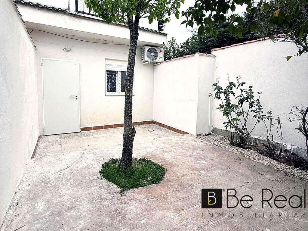 Imagen 2 de EN ALQUILER PISO INDEPENDIENTE CON TERRAZA EN SEVILLA LA NUEVA (MADRID).