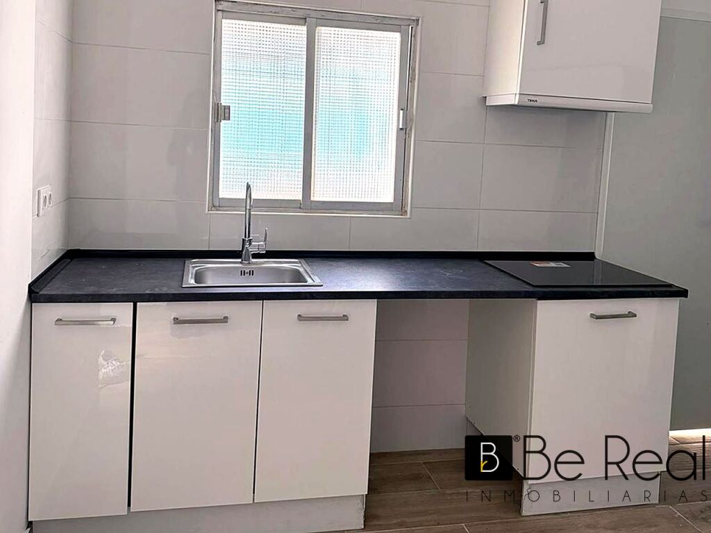Imagen 4 de EN ALQUILER PISO INDEPENDIENTE CON TERRAZA EN SEVILLA LA NUEVA (MADRID).
