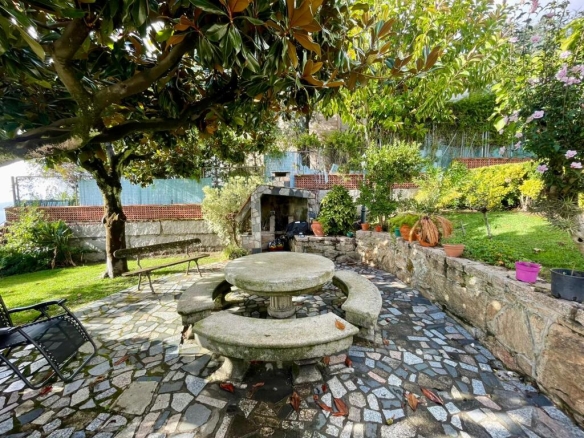 Imagen 2 de Casa-Chalet en Venta en Vigo Pontevedra