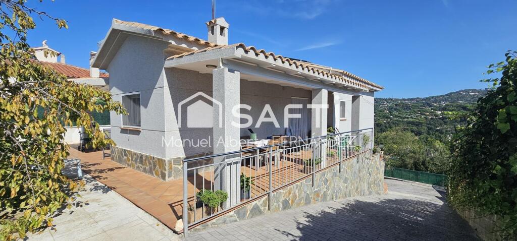 Imagen 4 de Casa con piscina y jardín llano en Lloret Residencial