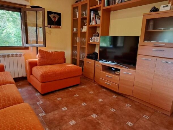 Imagen 2 de CASA CON JARDIN