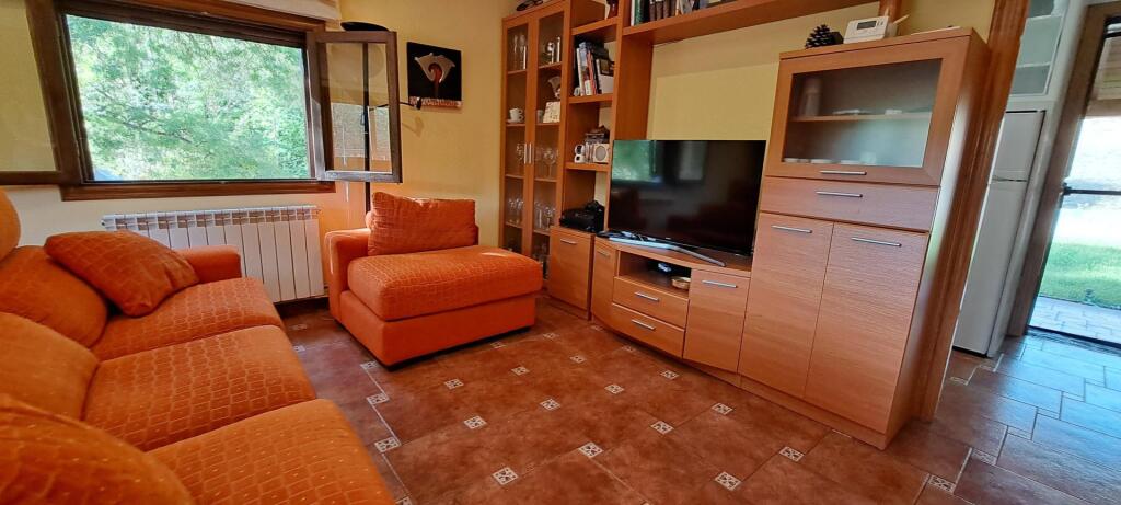 Imagen 2 de CASA CON JARDIN