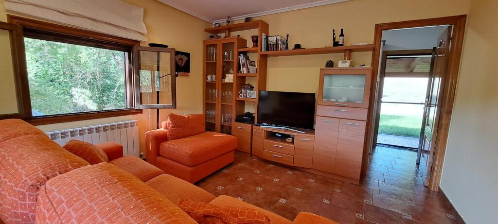 Imagen 3 de CASA CON JARDIN
