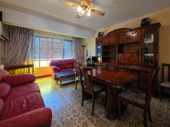 Imagen 2 de ? Piso exterior de 89 m² en la zona de Plaça Europa