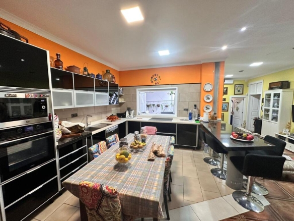 Imagen 2 de Casa terrera en Almatriche