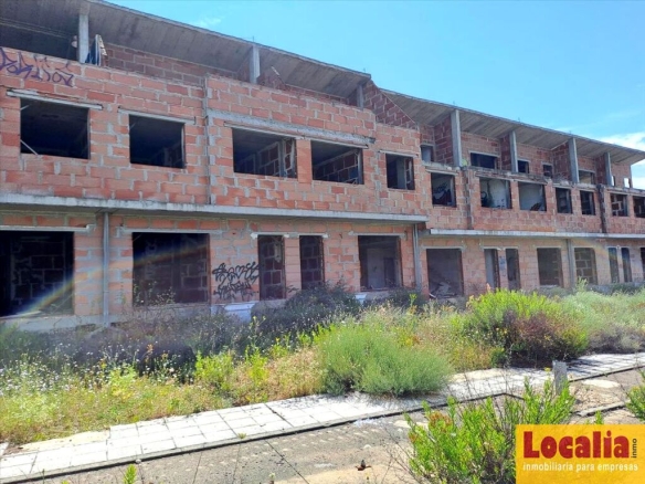 Imagen 2 de Obra parada de 73 viviendas en Valdefresno