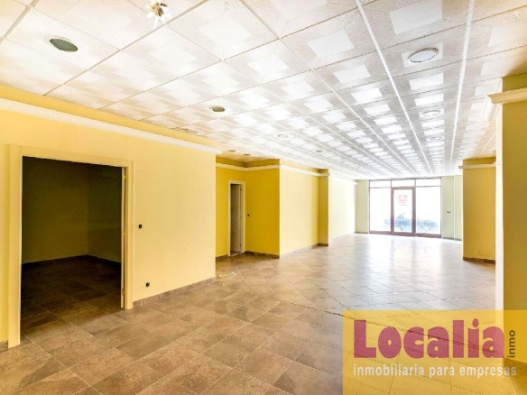 Imagen 2 de Perfecto y céntrico Local Comercial en Santoña.