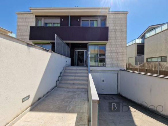 Imagen 2 de EN ALQUILER ÚLTIMA HABITACIÓN EN CHALET DE LUJO PARA ESTUDIANTES EN VILLANUEVA DE LA CAÑADA (MADRID)