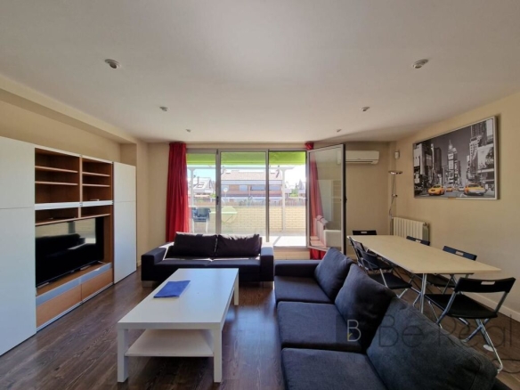 Imagen 3 de EN ALQUILER ÚLTIMA HABITACIÓN EN CHALET DE LUJO PARA ESTUDIANTES EN VILLANUEVA DE LA CAÑADA (MADRID)