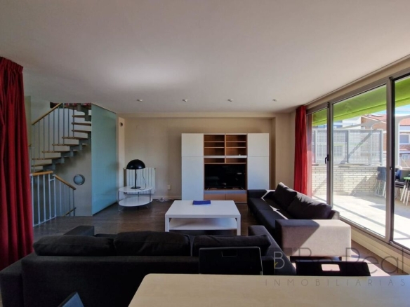 Imagen 4 de EN ALQUILER ÚLTIMA HABITACIÓN EN CHALET DE LUJO PARA ESTUDIANTES EN VILLANUEVA DE LA CAÑADA (MADRID)