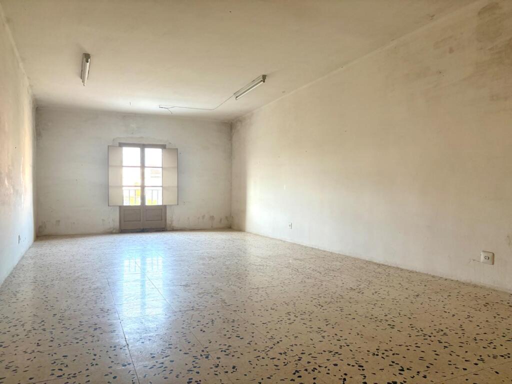 Imagen 4 de Casa de planta baja y piso con gran patio soleado