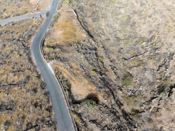 Imagen 3 de Terreno rústico en Adeje – 2.269 m² con vistas al mar y la montaña