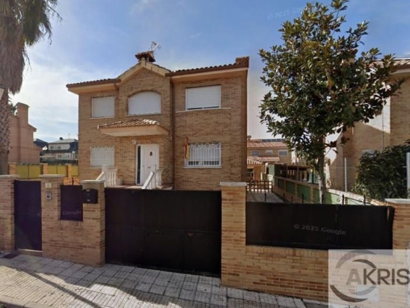 Imagen 2 de CHALET INDEPENDIENTE EN SERRANILLOS DEL VALLE