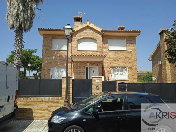 Imagen 3 de CHALET INDEPENDIENTE EN SERRANILLOS DEL VALLE