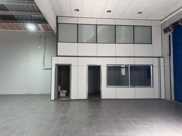 Imagen 3 de Nave comercial en Venta en Tarrega Lleida