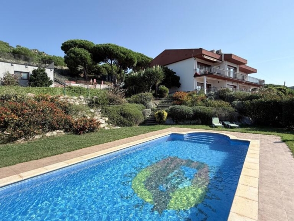 Imagen 1 de Casa-Chalet en Venta en Argentona Barcelona