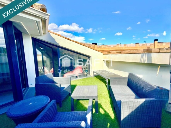 Imagen 2 de Dúplex de lujo con piscina en Fenals