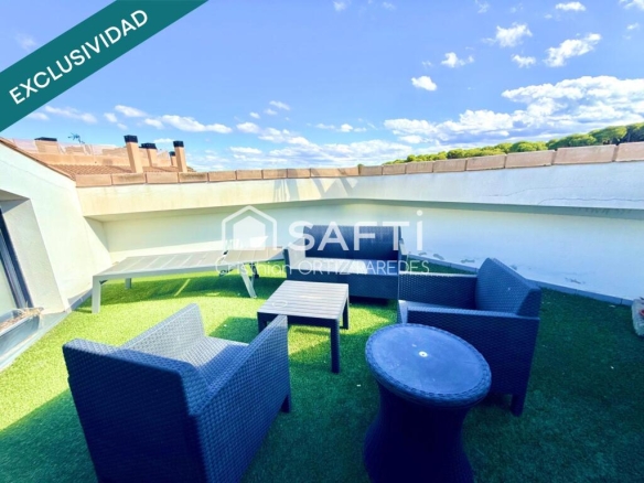 Imagen 1 de Dúplex de lujo con piscina en Fenals