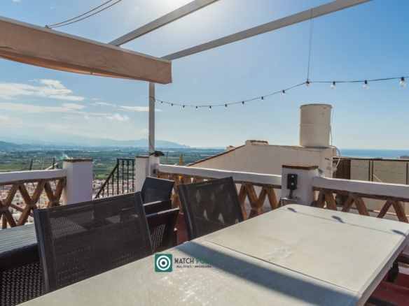 Imagen 1 de Casa de pueblo en Venta en Salobreña Granada - El Club del Propietario Imagen 1 de Casa de pueblo en Venta en Salobreña Granada