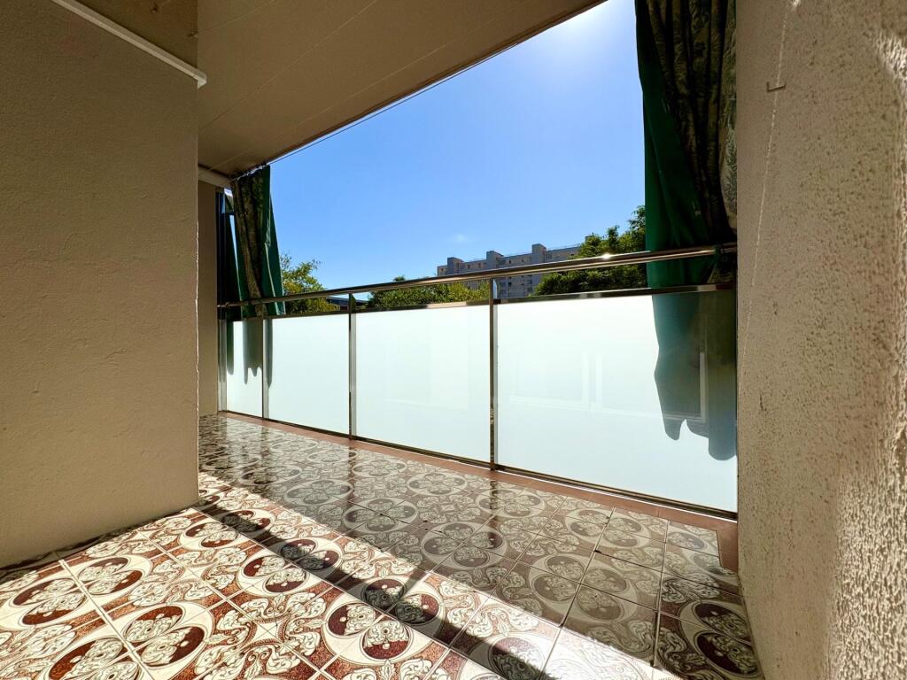 Imagen 2 de Luminoso piso con terraza en Bellvitge