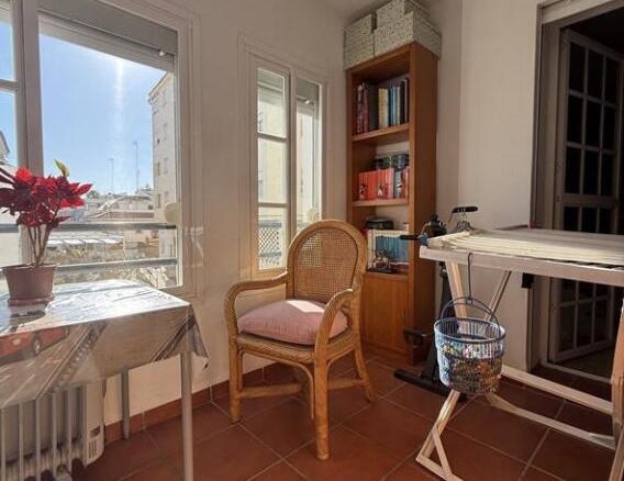 Imagen 1 de SE VENDE PISO MUY CÉNTRICO Y AMPLIO DE ESTEPONA.