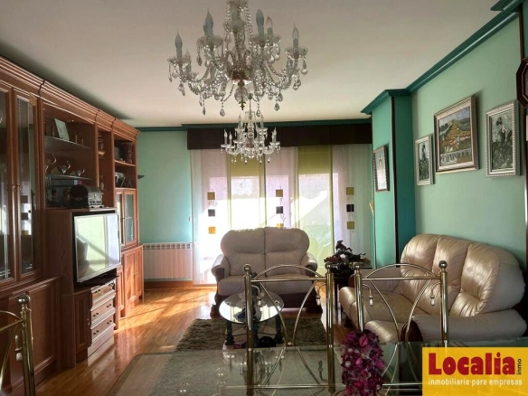 Imagen 2 de Magnífico chalet con garaje y trastero