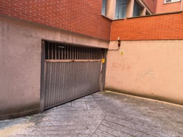 Imagen 4 de Parking coche en Venta en Vitoria Álava